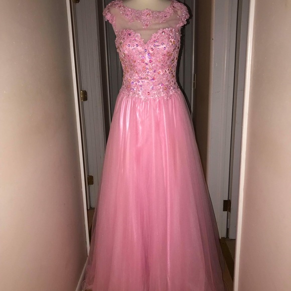 Angela and Alison Gown Size 6 - Picture 1 of 3